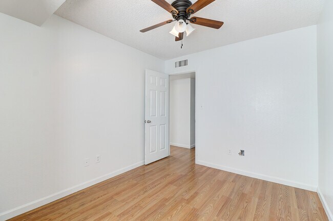 Building Photo - 17032 N 16th Dr
