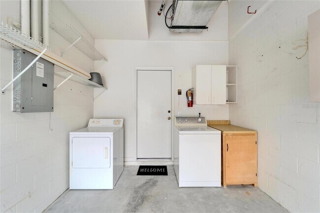 Building Photo - 1032 Radison Ave