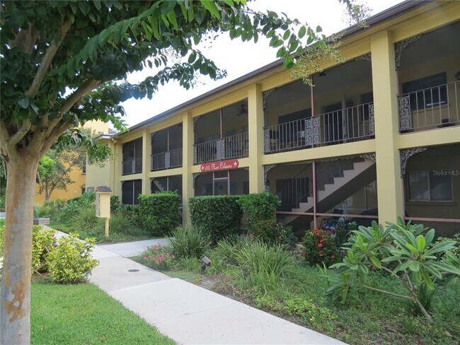 Building Photo - 615 S Palm Ave