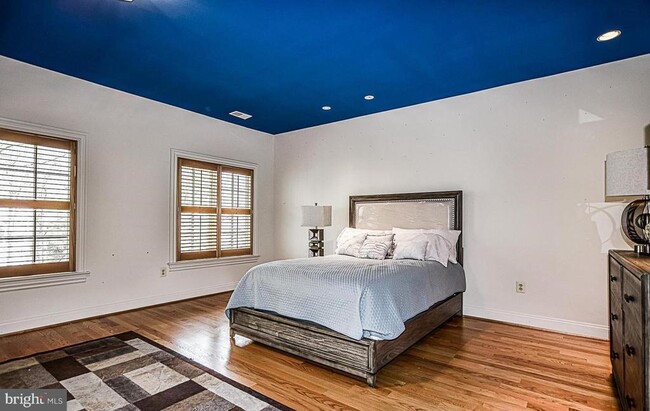 Building Photo - 7841 Montvale Way