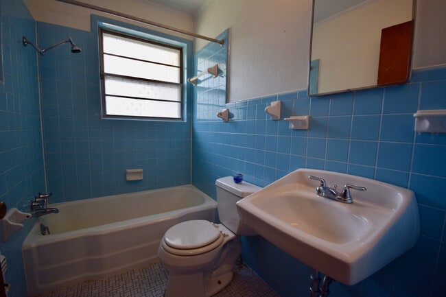 Building Photo - Spacious Home with lots of updates