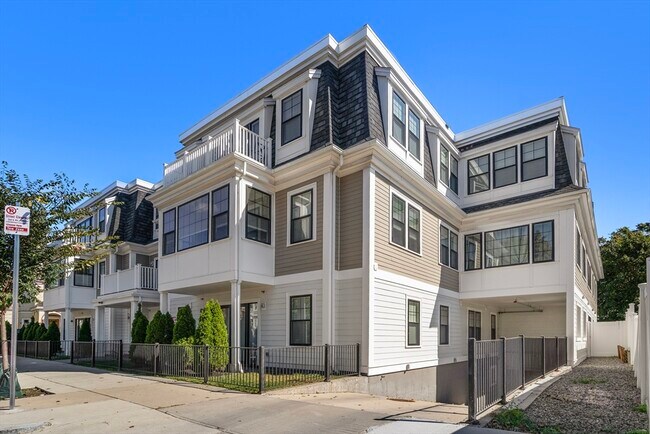 Building Photo - 54 Pleasant St