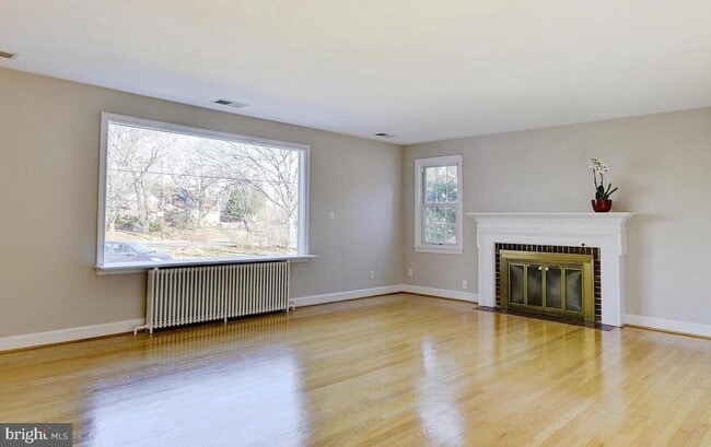 Building Photo - 10613 Brunswick Ave