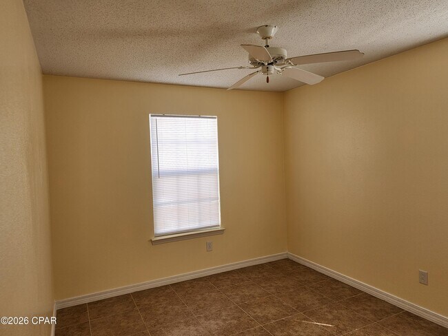 Building Photo - 226 Summerwood Dr