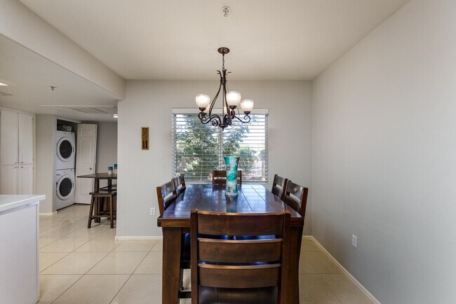 Building Photo - 9775 N 94th Pl