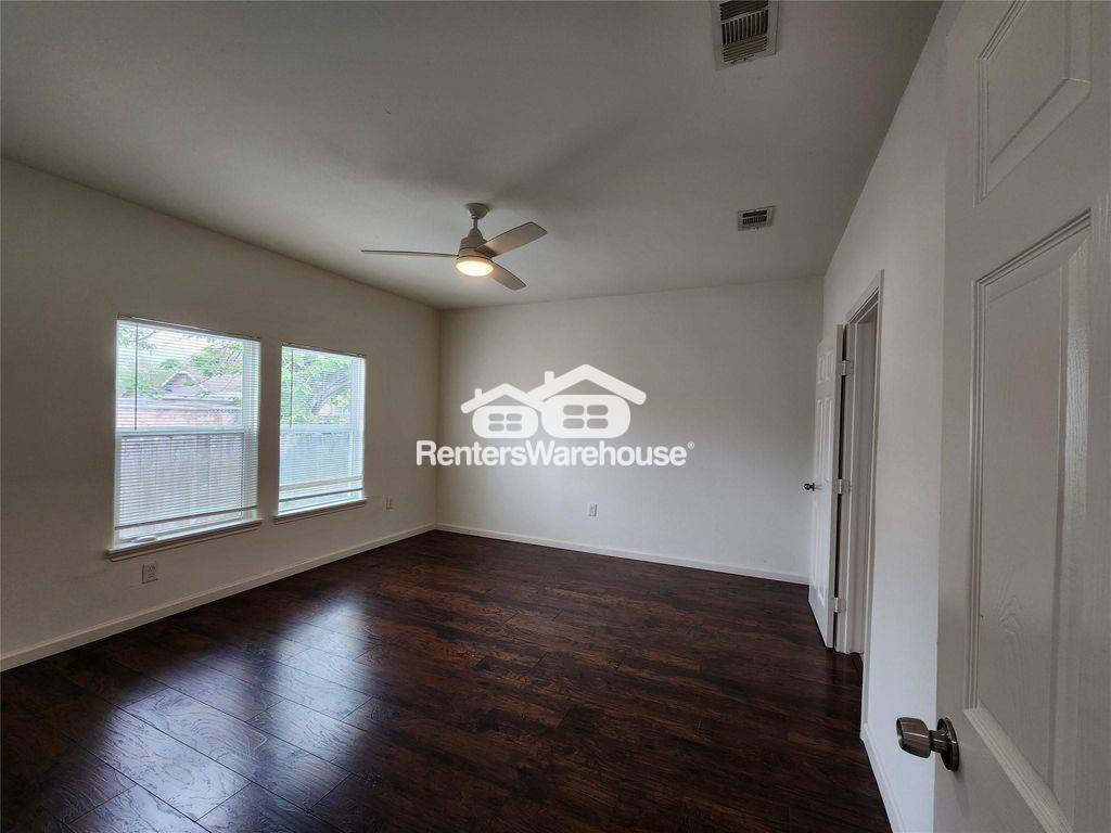 Building Photo - 1105 Erin St