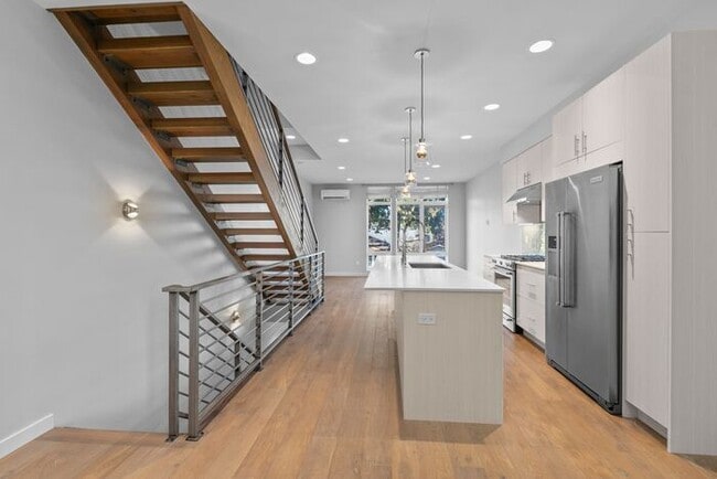 Building Photo - Stunning AIR CONDITIONED Alki Townhome w/ Rooftop Ocean View