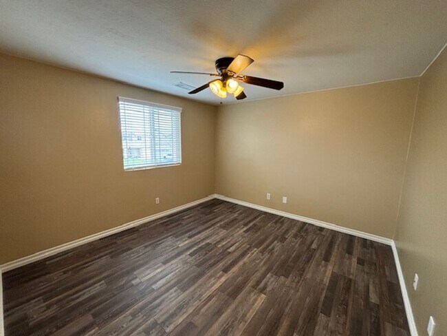 Building Photo - 2684 Jade Tree St