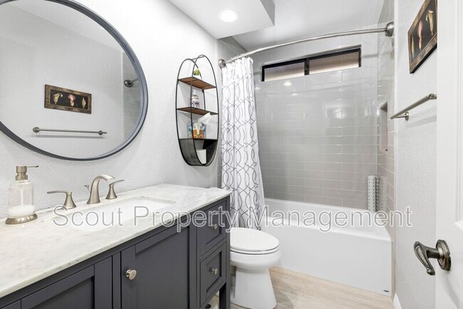 Building Photo - 1028 Capra Way