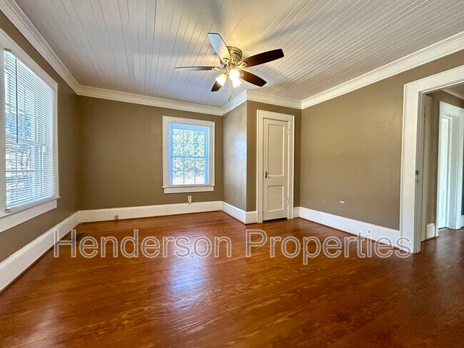 Building Photo - 935 Old Charlotte Rd SW