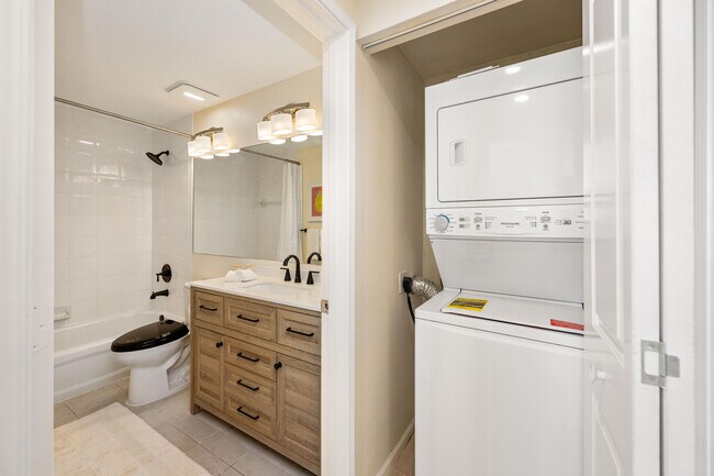 Building Photo - 651 Okeechobee Blvd