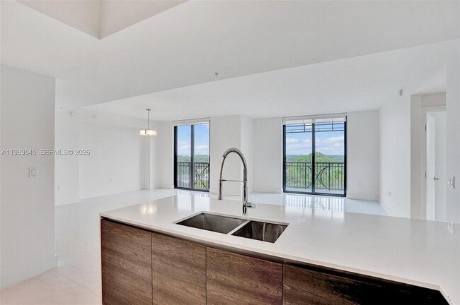 Building Photo - 301 Altara Ave