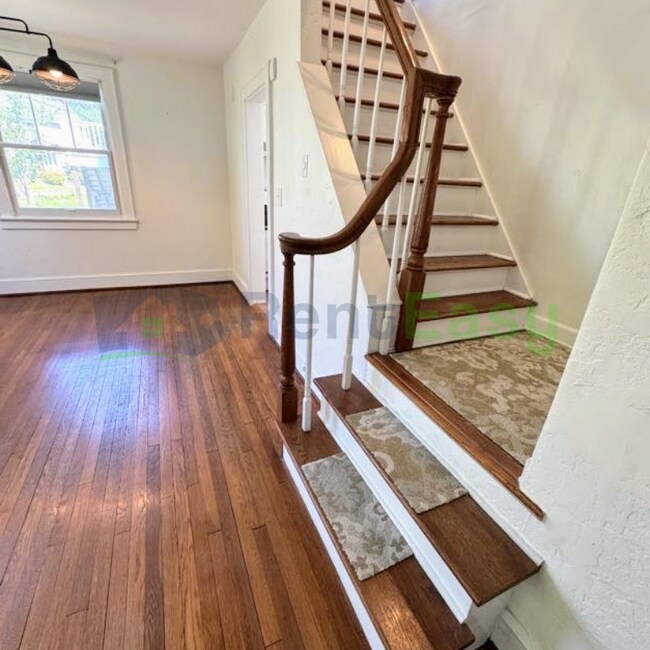 Building Photo - 6010 Upper Brandon Pl