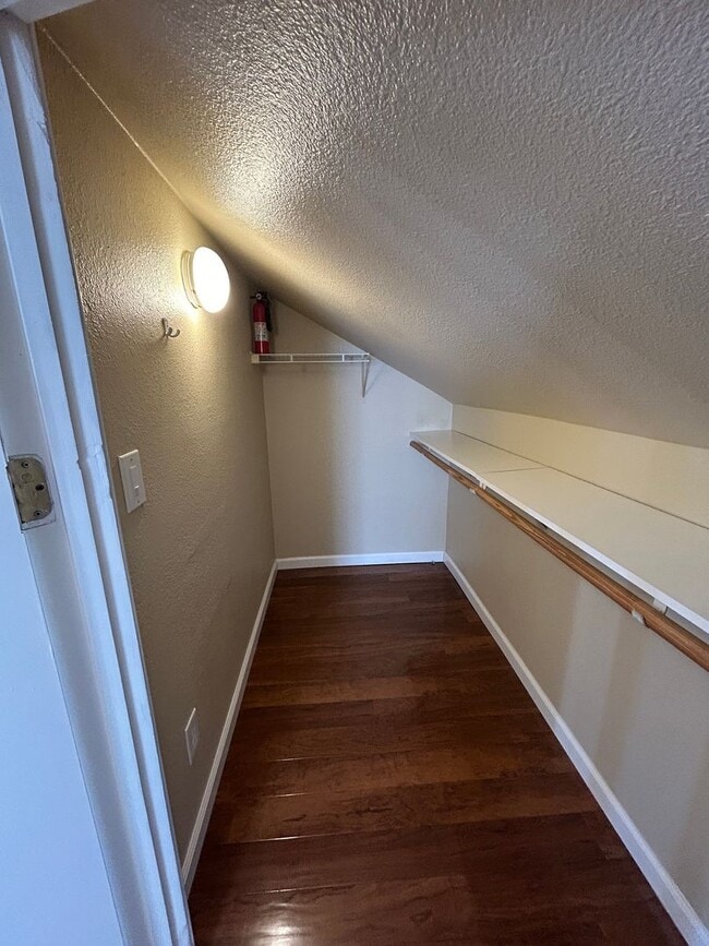 Building Photo - 5276 Trophy Dr
