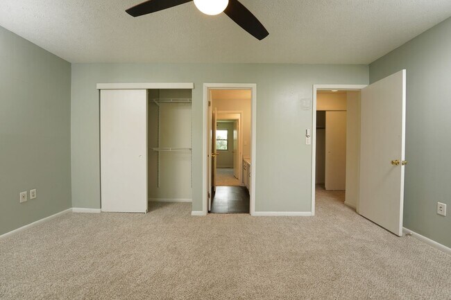 Building Photo - 203 Walker Dr