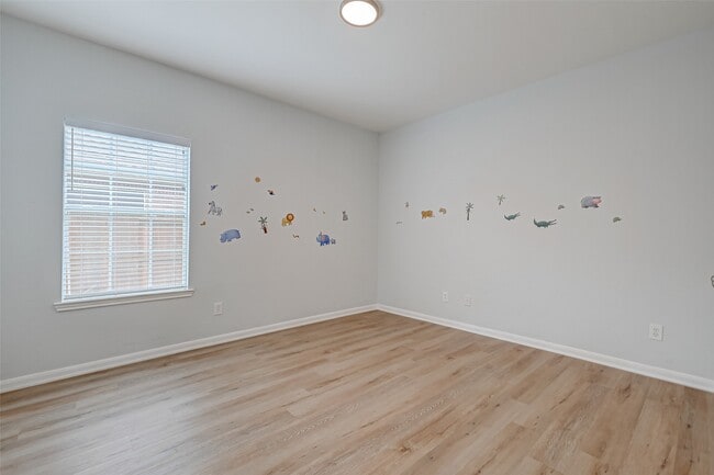 Building Photo - 3322 E Cedar Hollow Dr