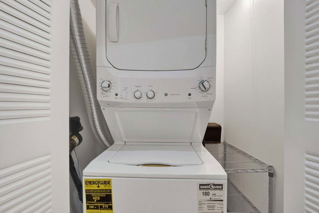 Building Photo - 525 W Superior St