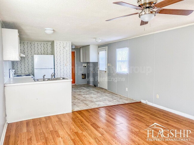 Building Photo - 126 Radford Dr