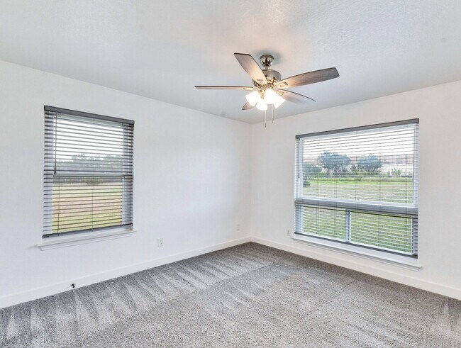 Building Photo - 451 Co Rd 276