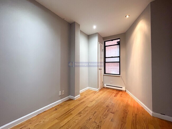 Building Photo - 312 W 114th St