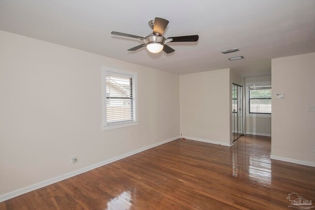 Building Photo - 6314 White Oak Dr