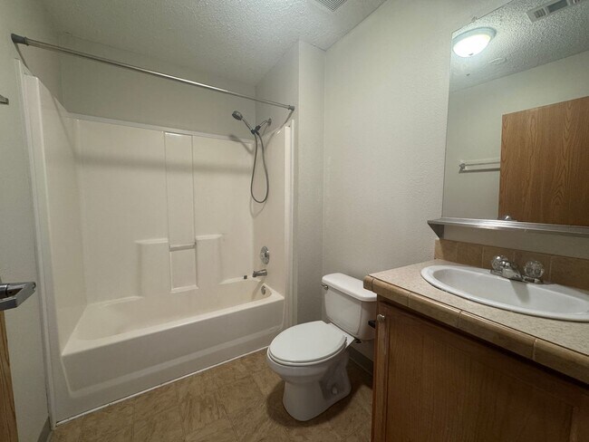 Building Photo - 22474-224D2 Restful Ln