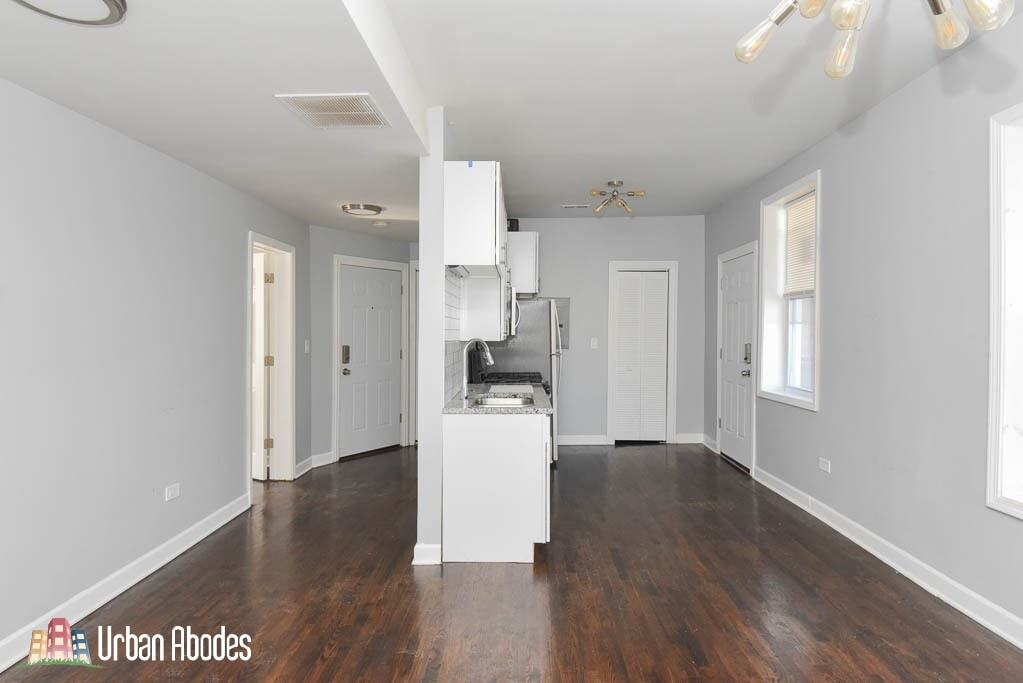 Building Photo - 3301 N Harding Ave