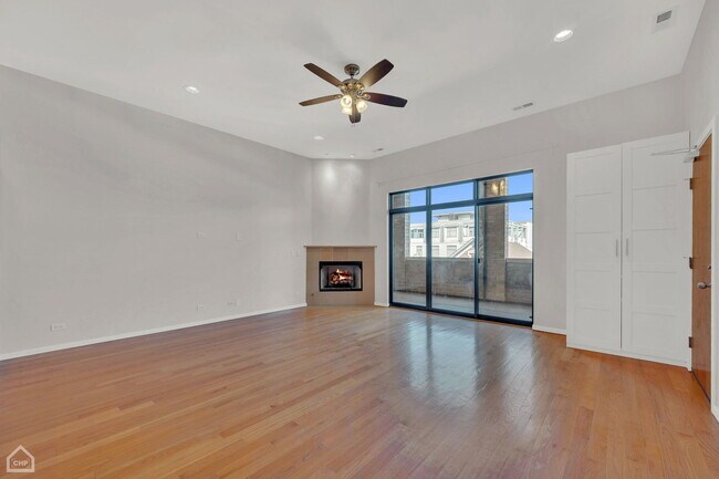 Building Photo - 1843 W North Ave