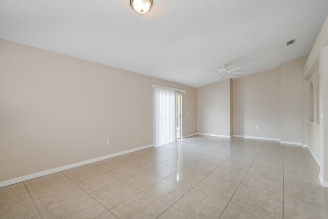 Building Photo - 16041 Wilkinson Dr