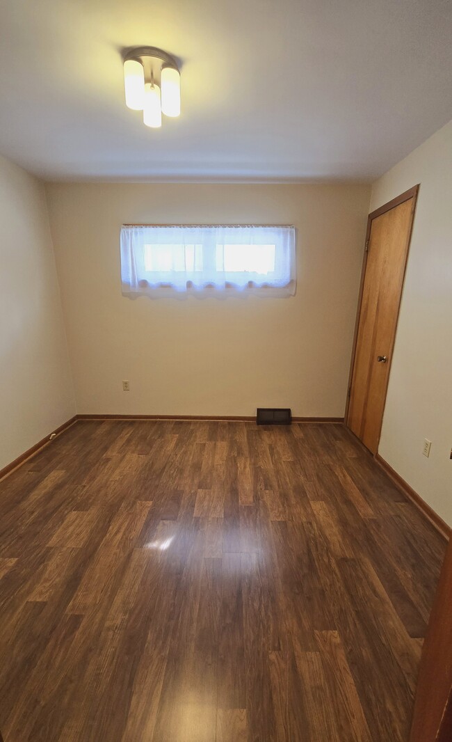 Bedroom - 2902 Raspberry St