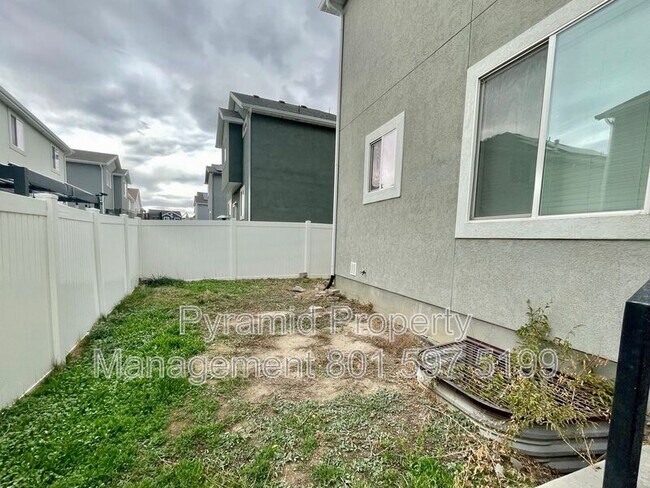 Building Photo - 836 E 340 S