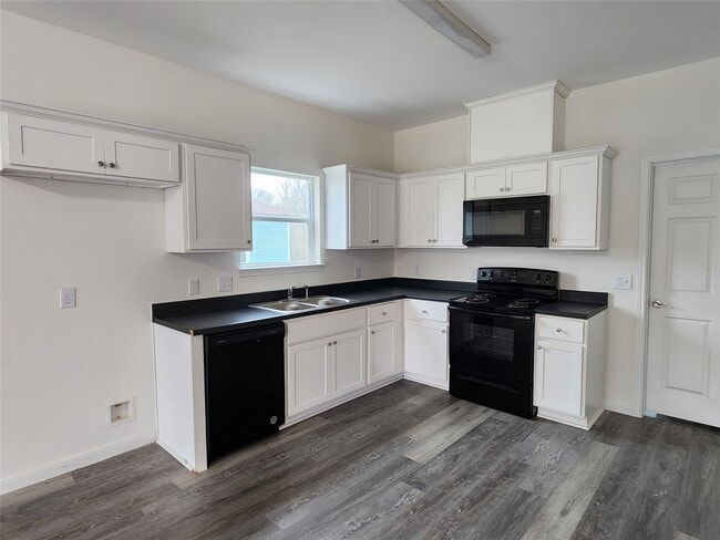 Building Photo - 6202 Lacey Oak Dr