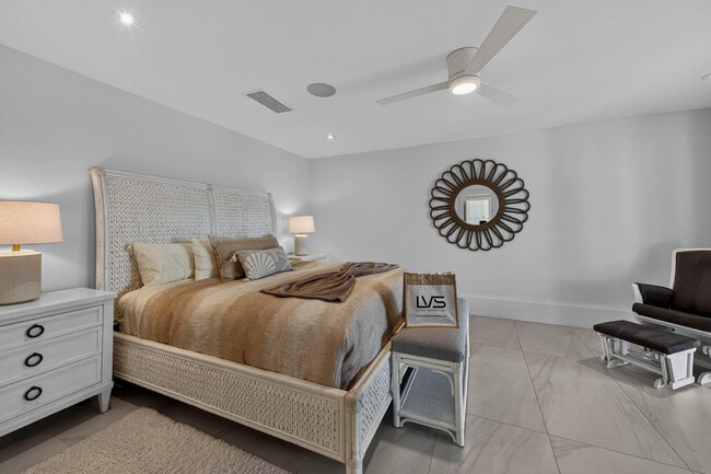 Building Photo - 3109 NE 42nd Ct