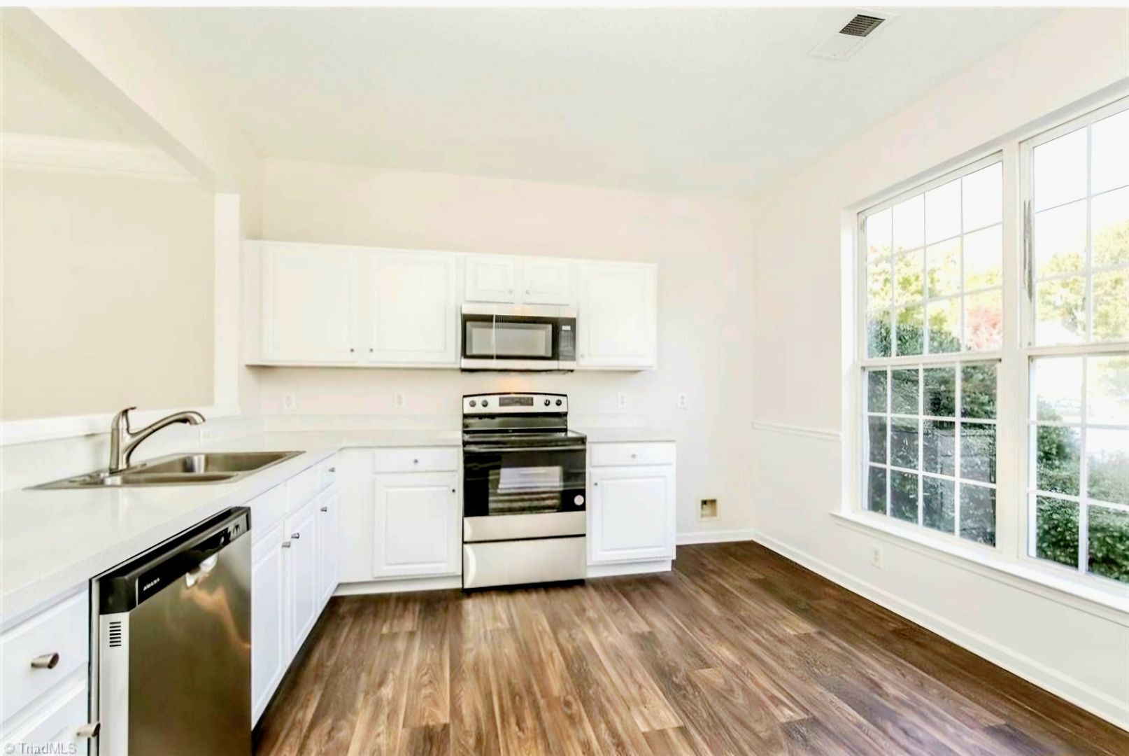 Building Photo - 3956 Elizabeth Glen Way