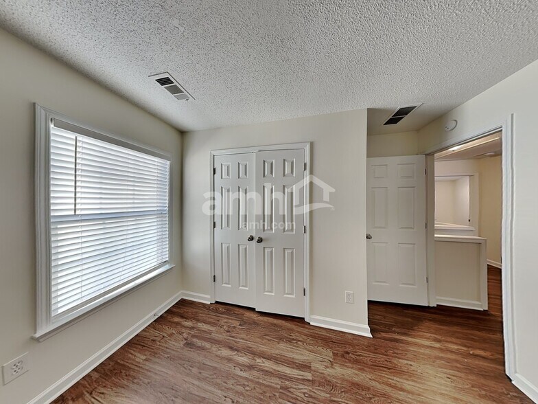 Building Photo - 4156 Glenaire Way NW