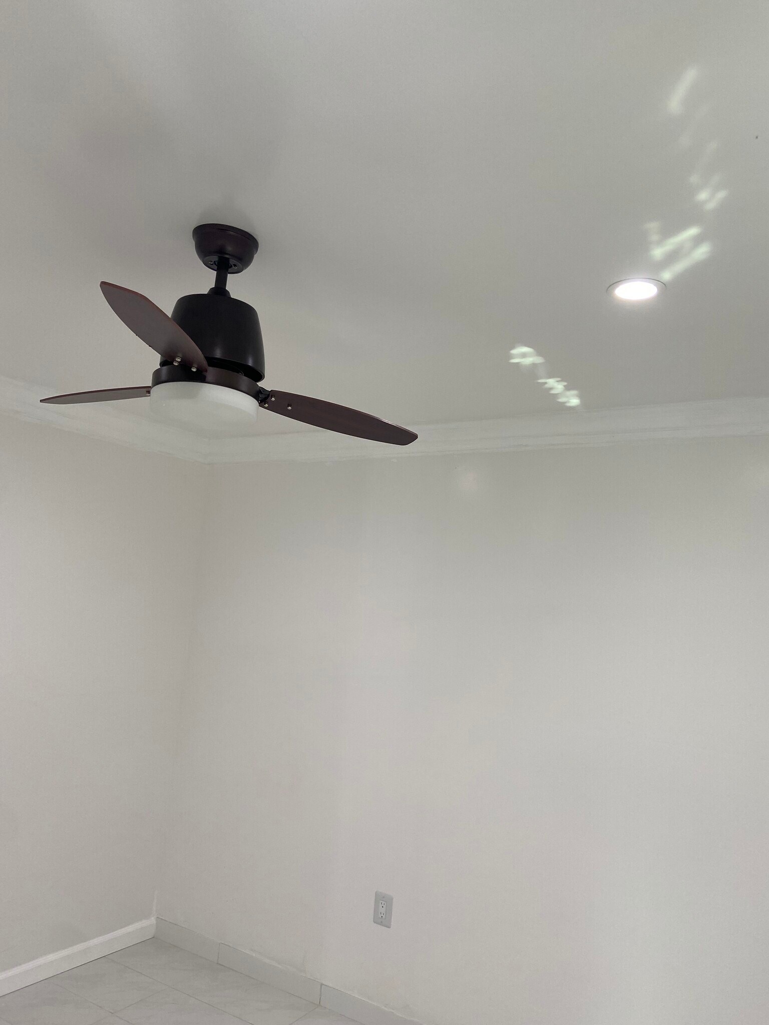 Bed room Fan/Recessed light - 13044 Tonopah St