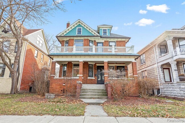 Primary Photo - 741 Delaware St