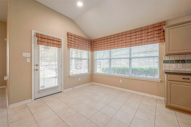 Building Photo - 134 E Foxbriar Forest Cir