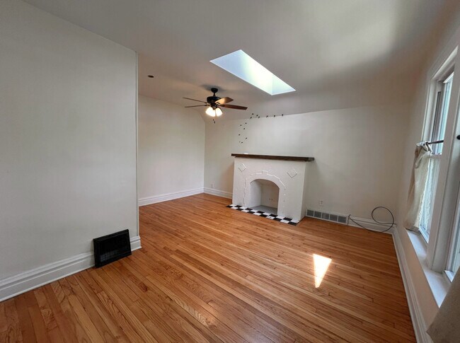 Building Photo - 4003 Madison Ave