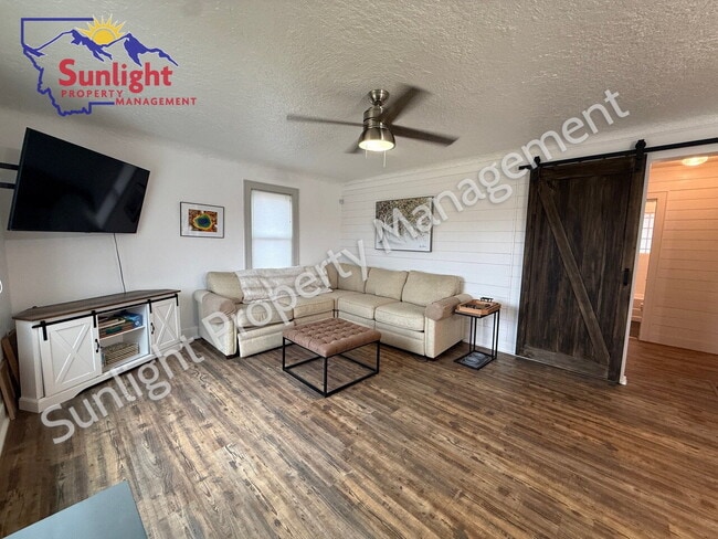 Building Photo - 15 Applewood Dr