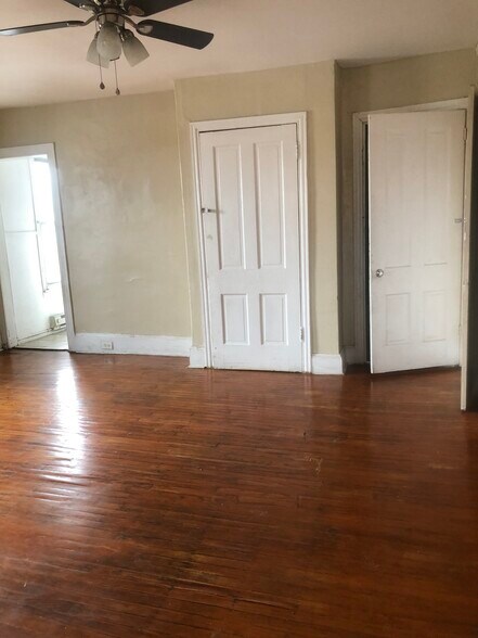 Living room - 3100 N 29th St