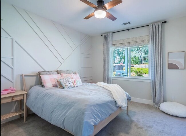 Building Photo - Beautiful Custom East Redding Home with a ...