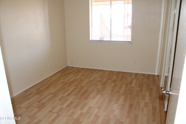 Building Photo - 5947 Deer Ave