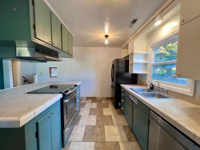 Building Photo - Non-Refundable & Security Deposit Total: $...