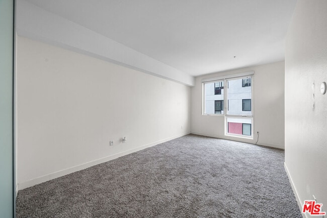 Building Photo - 1234 Wilshire Blvd