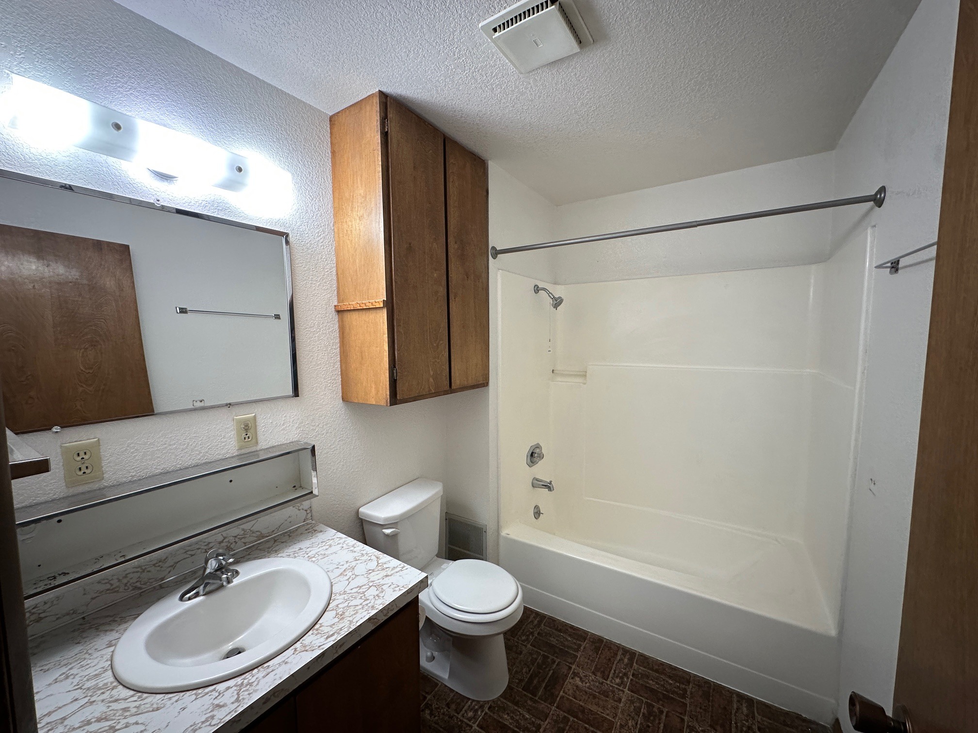 Building Photo - 603 N 6th St