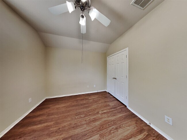 Building Photo - 21349 Thurston Crossing Dr