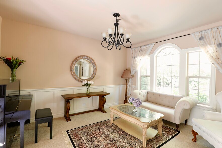 Building Photo - 12323 NE 102nd Ln