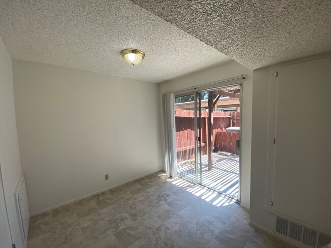 Building Photo - 313 Eldridge Ave