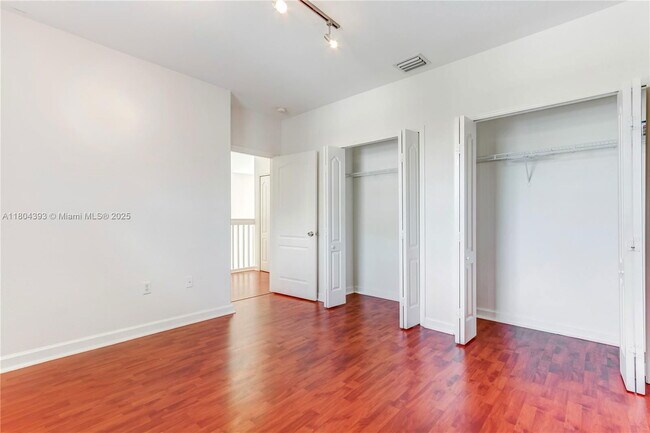 Building Photo - 5549 NW 113th Ct